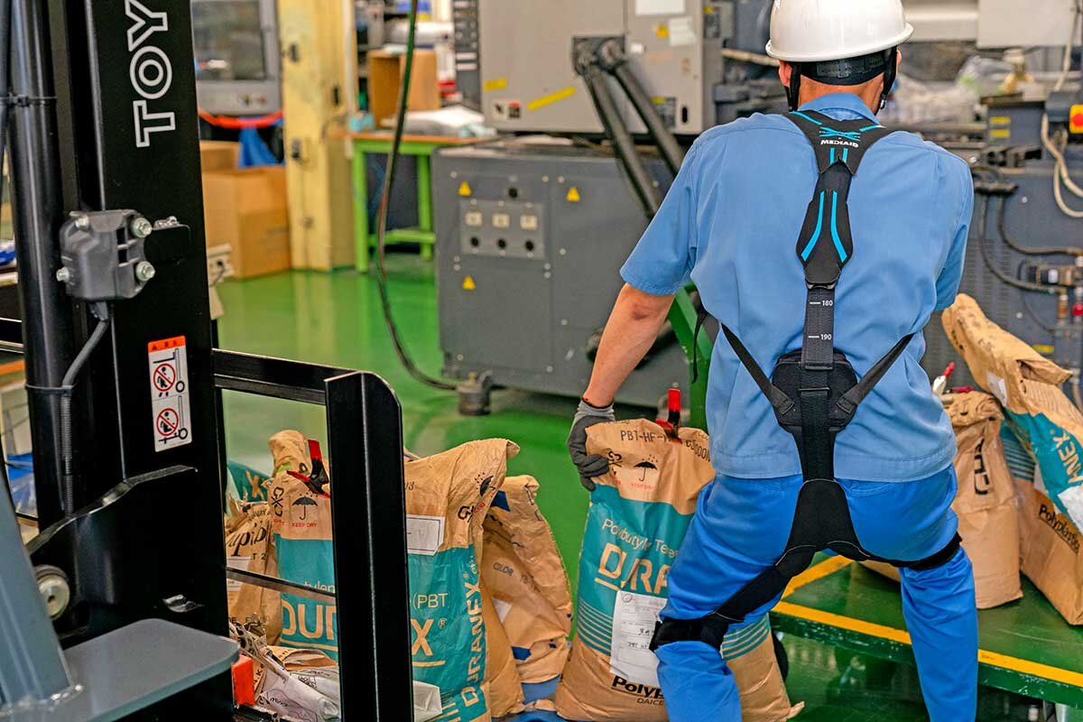 イノフィス　430gと軽量で身動きが取りやすい設計