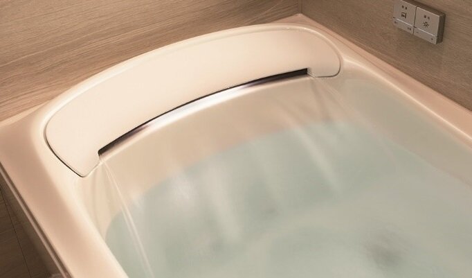 TOTO　たっぷりの水流で方と腰を温かく包み込む「楽湯（らくゆ）」
