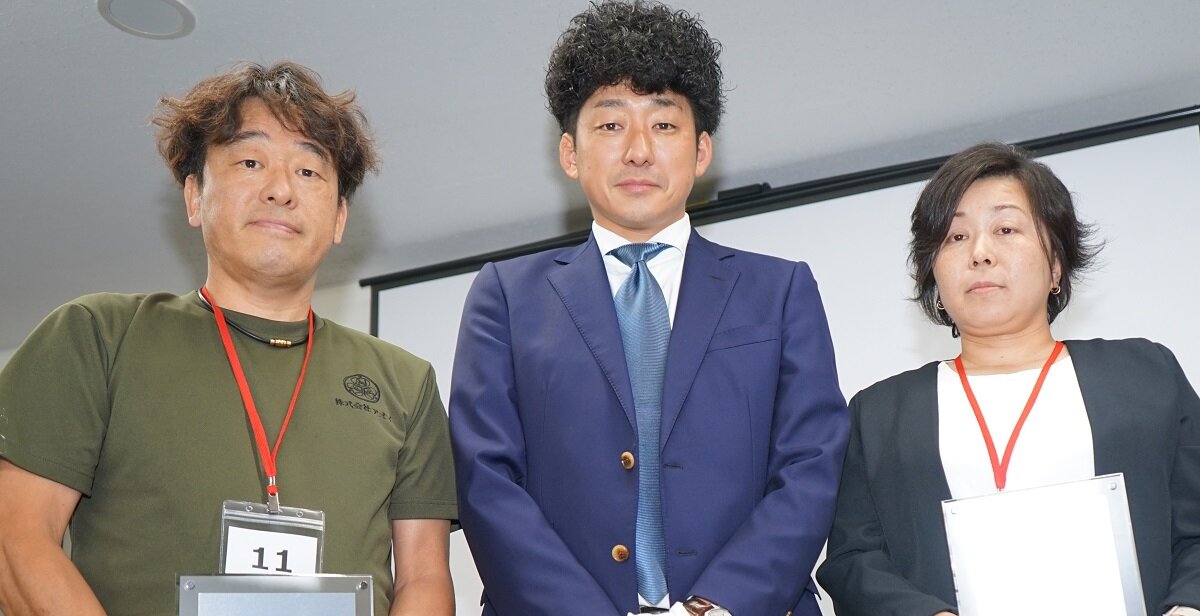 ココテラス　アオイの橋本徹社長（左）ココテラスの篠原昌志社長（中央）RMCの遠藤麻里氏
