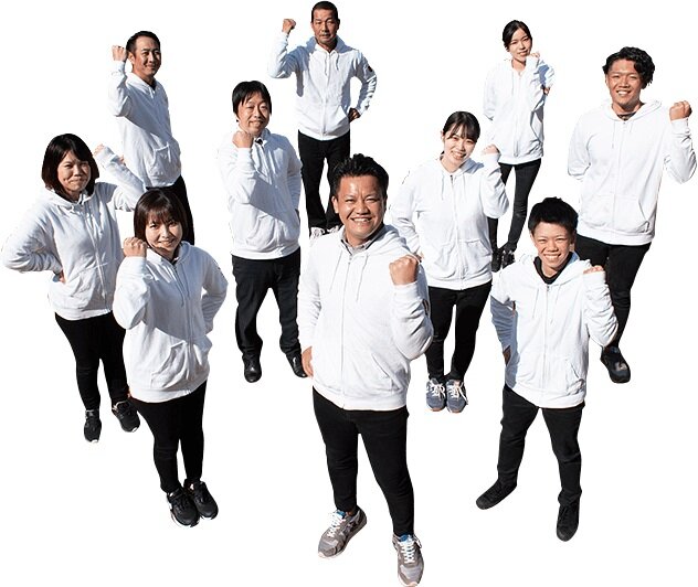 参邑　スタッフのファンづくりに注力（写真中央が平野裕三社長）