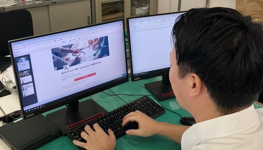 大谷塗料　名刺管理サービスを活用して提出している日報。導入前は手書き、FAXでの提出を行っていた