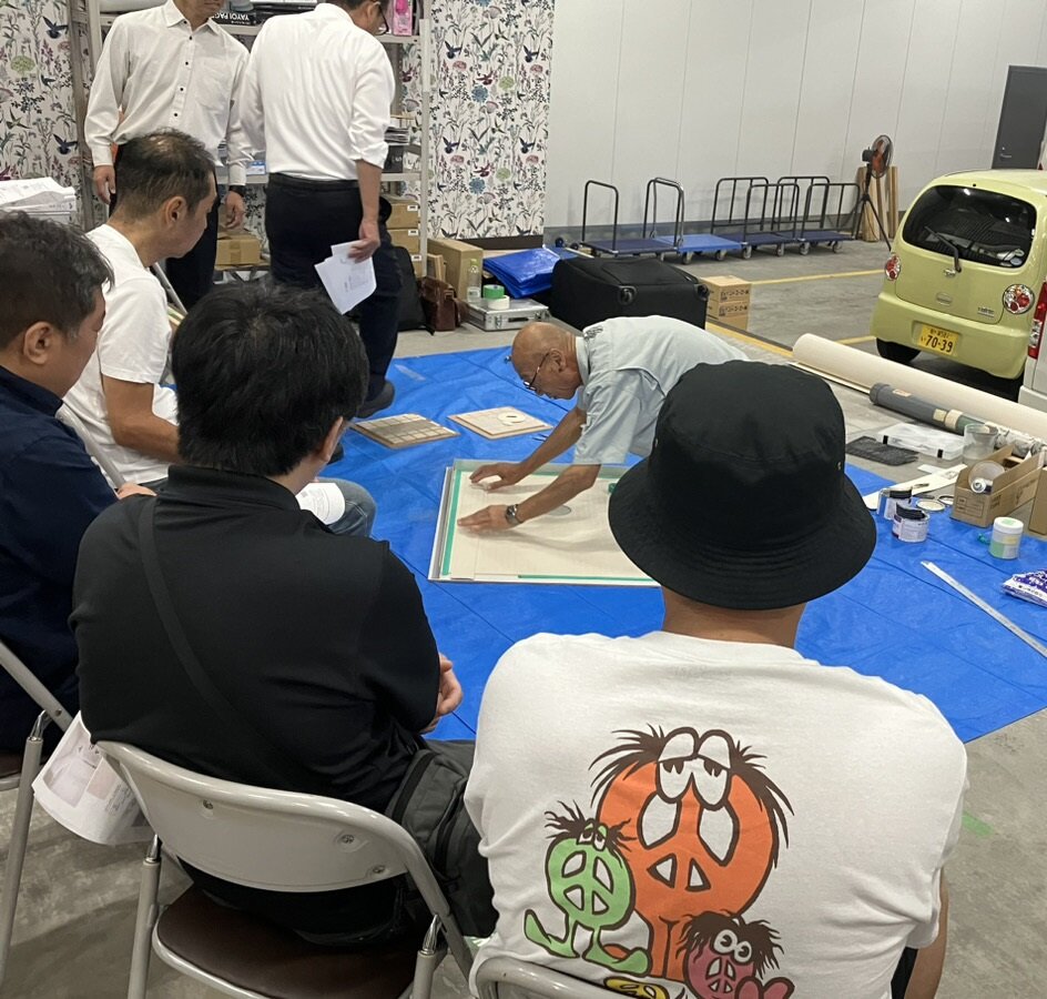 イシカワ　東京ロジセンターでの施工セミナーの様子。実演を交えて紹介