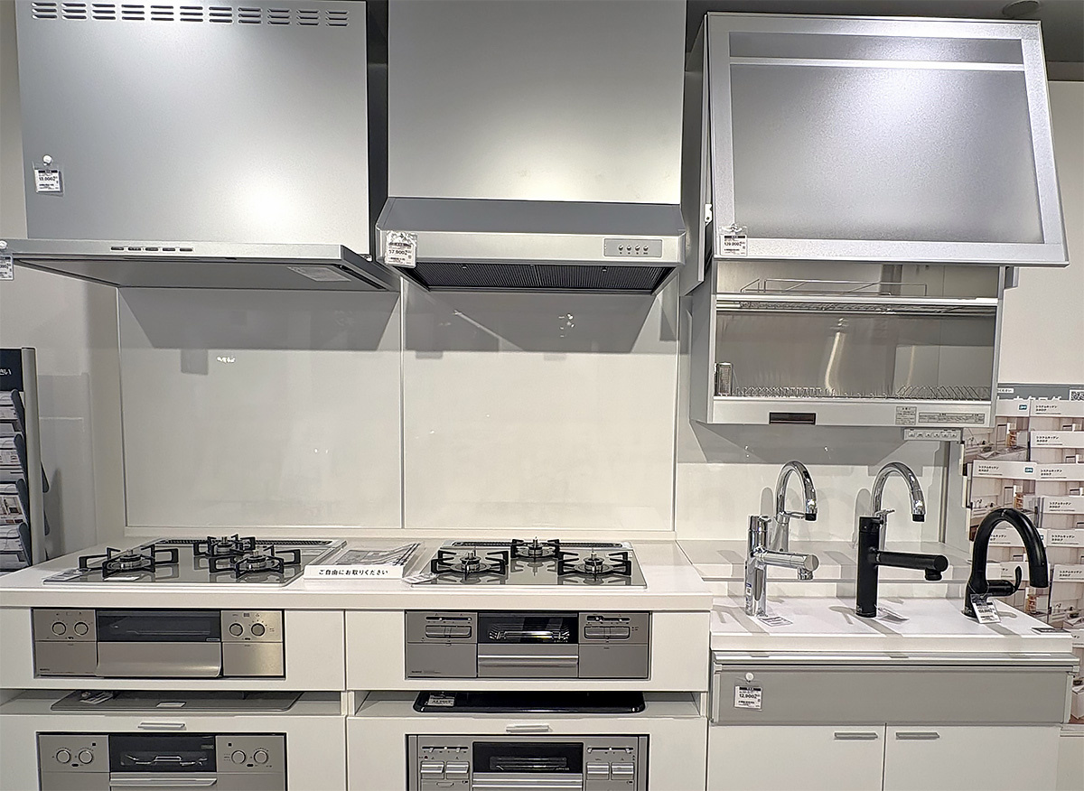 コンロや水栓金具を比較できる展示