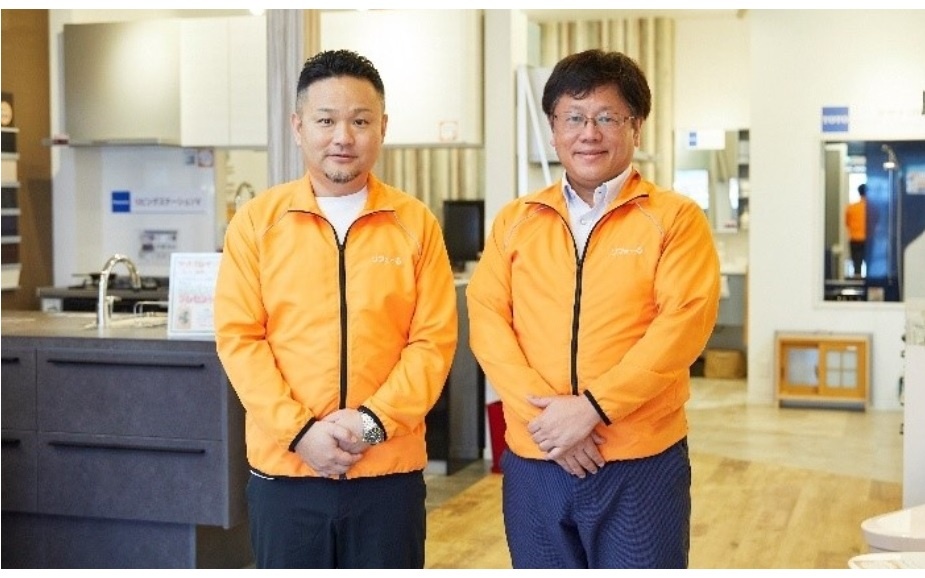 CONYJAPANの赤石幸彦取締役社長(左)、綿毅執行役員(右)