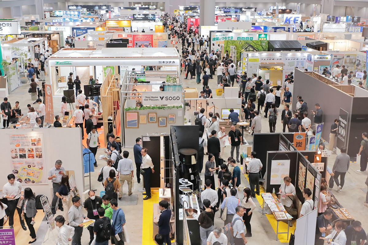 会場には約1万4000人が来場し、終始人が溢れていた