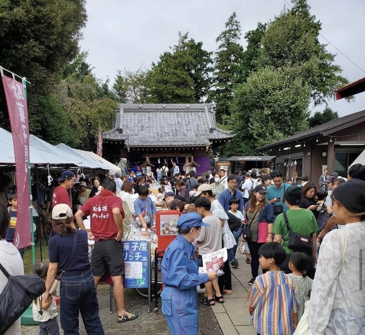 神社で行われたマルシェの様子