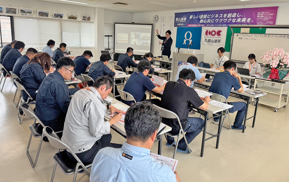 ロープレ大会で、実際の営業の様子を共有する