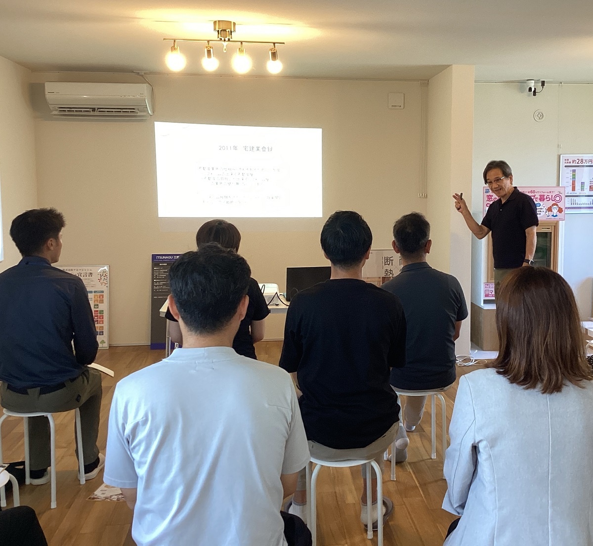 （写真：モデルハウスでセミナーを実施している）