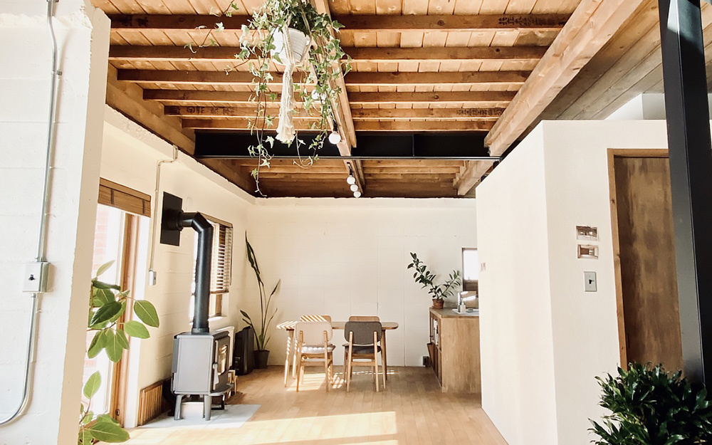 無垢材や漆喰、自然素材を生かす家作り　購入前に無料で物件を診断