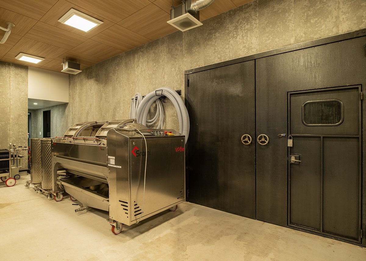 (写真：千葉市初となるワイナリーを開設した）