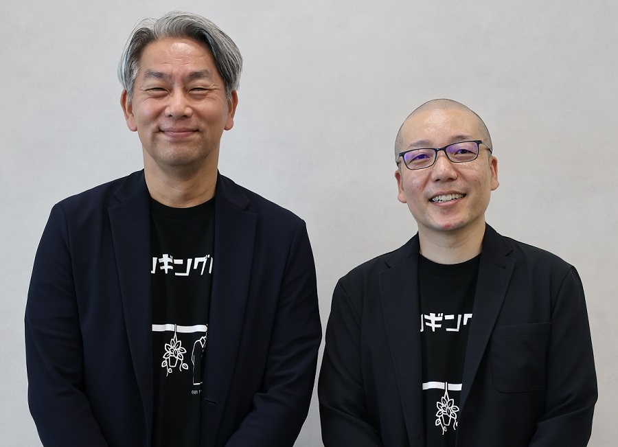 トーソー代表取締役の八重島真人社長(左)と営業企画室の佐藤健志室長(右)