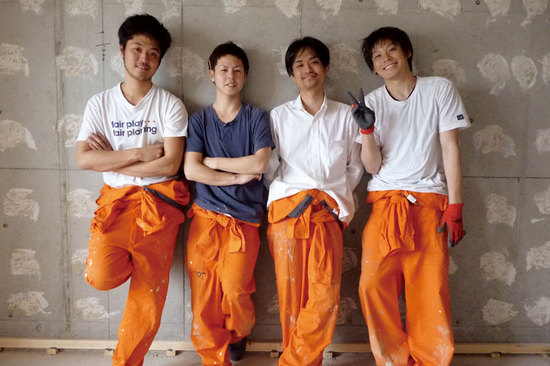 左から坂田裕貴氏（cacco design studio）、中田裕一氏（中田製作所）、加藤渓一氏（studio PEACE sign）、荒木伸哉氏（サウノル製作所）
