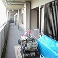 マンション断熱工事、小型機材で施工　相良工業所