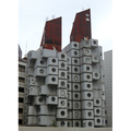 《未来へつなぐ名建築》黒川紀章「メタボリズム」の名作、中銀カプセルタワービル
