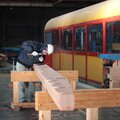 岡本銘木店、現場作業を職人がお手伝い　建築部材供給で工務店サポート