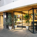 水回りリフォーム店が世田谷に出した、富裕層向けカフェで月2200人来店