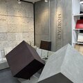 トーザイクリエイト、ショールームリニューアル　石目調パネル等100点展示