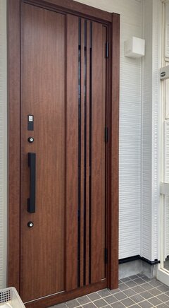 アフターマーケット、リフォーム用玄関ドア「リシェント」の販売数3年連続全国1位