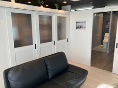ワイケイアート、ショールーム「来れば」を全面リニューアル