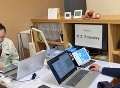 整理整頓で探す手間を軽減、残業時間月10時間の削減に