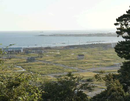 高台・日和山から見た住宅害は草原のようになってしまった