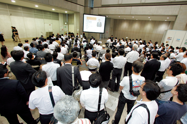 売上げを伸ばす注目企業のセミナーには立ち見も