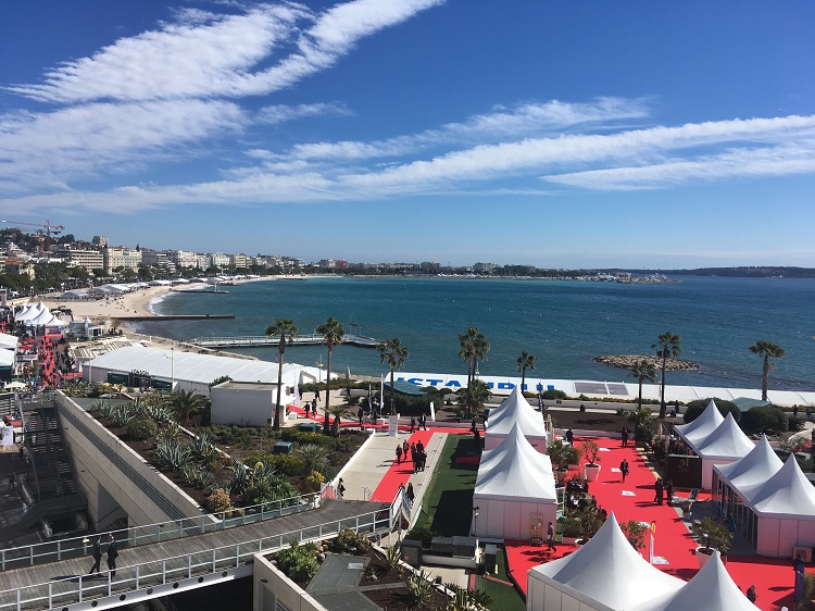 ▲フランスでも有数のバカンス地を会場に開催